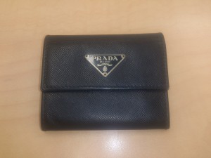 プラダコインケース