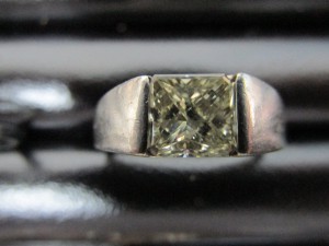 池田市のお客様からダイヤを買取致しました。大吉池田店。