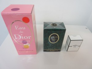 香水の映像です。