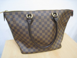 ブランド品の買取は大吉国立店にお任せ下さい。