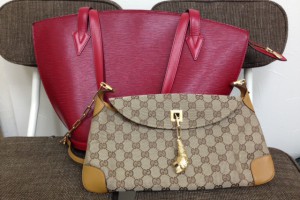 大吉 調布店で買取ったヴィトンとGUCCIのバッグ