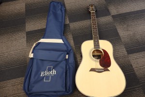 Elioth　アコースティックギターの画像です。大東市