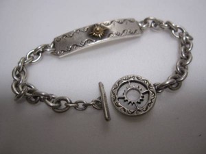 シルバーの画像です