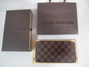LV ジッピーウォレット 付属