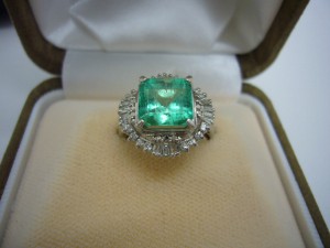 エメラルドリング の買い取りは大吉茅ヶ崎店へ