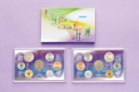記念硬貨やミントセットの画像になります