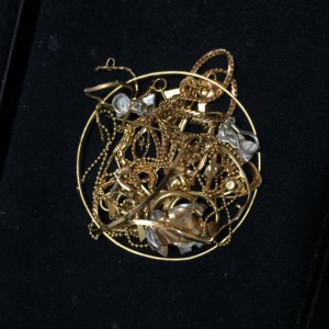 18金の貴金属、まとめてお買取しました、大吉稲毛店