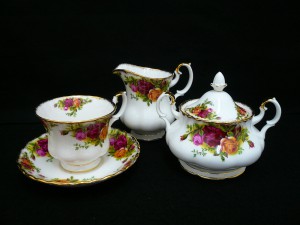 ロイヤルアルバート　買取箕面