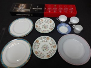 使わないブランド食器の買取は「大吉調布店」です。