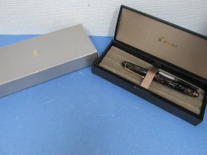 池田のお客様から万年筆を買取致しました。