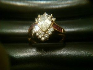 メレダイヤ付きのダイヤもお買取りします。箕面市の大吉 箕面店