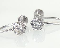 大吉田無店ではダイヤ(イヤリング)など高価買取中です!