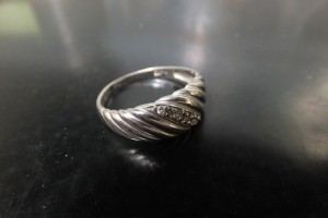 貴金属のプラチナダイヤリング