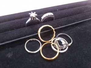 城南区のお客様からダイヤモンドと貴金属をお買取しました。大吉七隈四つ角店です。