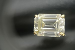 ダイヤモンド ピアスをお買取りしました。箕面市の大吉 箕面店