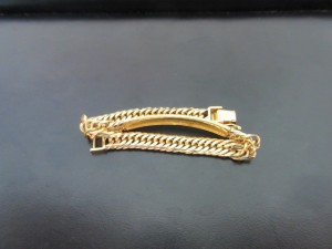 貴金属の映像です。