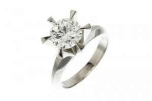 ダイヤのリングを売りたいなら大吉砂町銀座店にお任せ下さい!