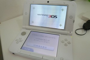 ニンテンドウ 3DS LL ピンク&ホワイト②
