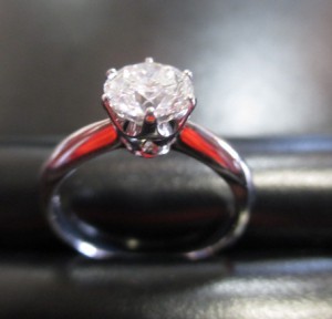 東武練馬でダイヤモンドを高価買取中です。 大吉 東武練馬店