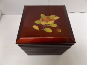 大吉田無店で漆塗の重箱を買取しました！