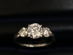 ダイヤの指輪高価買取！調布市の「大吉調布店」です。
