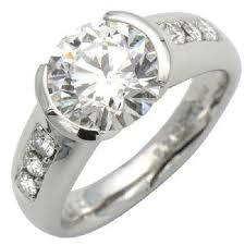 ダイヤモンドの買取は大吉国立店にお任せ下さい