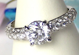 プラチナのダイヤリングの買取なら大吉砂町銀座店までお越し下さい！