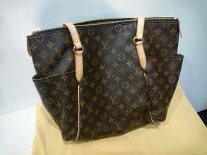 LV モノグラム バック お買取しました。大吉岩出店