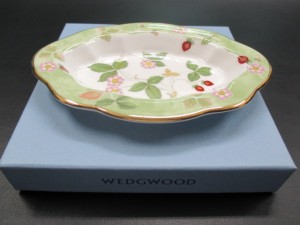 お皿の買取をしました。大吉ウエステ垂水店