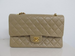 古いシャネルの買取も天満の大吉天神橋筋商店街店で！！