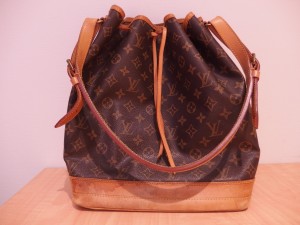 関内伊勢佐木町の大吉です。巾着をお買取りいたしました。