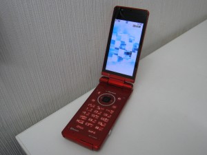 ドコモ docomo SH-06A レッド② (2)