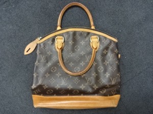 大吉 調布店で買取したヴィトン（LV）のバッグ