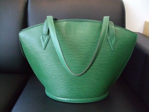 ルイヴィトンの買取しています。買取専門店大吉中津店です。