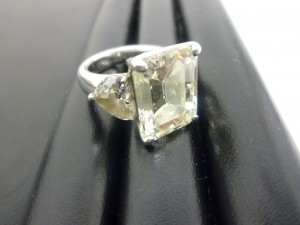 ダイヤの高価買取は大吉稲毛店へ