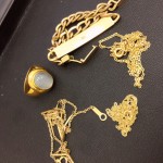 金のアクセサリーならちぎれていても買取可能な大吉大橋店です。