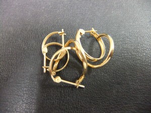 【大吉長崎屋小樽店貴金属買取】K18のピアスです。