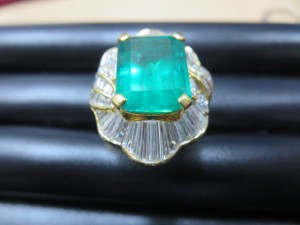 ダイヤのお買取り強化中！大吉行徳店です。