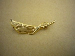 金のブローチ買取りました。福山市、大吉福山蔵王店です。