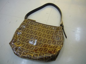 フェンディのバック買取りました。福山市、大吉福山蔵王店です。