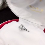 ダイヤの無料査定なら大吉大橋店がおすすめです。