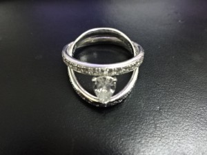 本日、買取ましたダイヤのリングです。