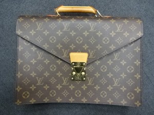 大吉 調布店でヴィトン(LV)のバッグを買取ました
