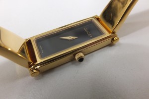 ブランド品ジバンシーレディース金時計