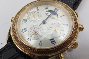 メンズ時計アクアスキュータム金色