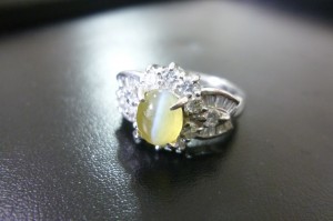 Pt900リング　天然クリソベリル　キャッツアイ