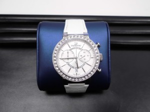 スワロフスキー時計