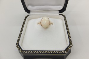 貴金属K18金オパール石付リングジュエリー