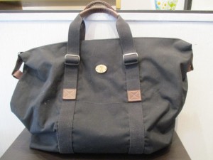 ブランドを買取る、大吉 松戸店です。当店ではブランド以外にも金、プラチナ、銀、貴金属、古銭、時計、ダイヤモンド、切手、金券、カメラ、携帯、テレカ等等幅広くお買取しています。