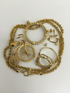 金のアクセサリー高額買取中!大吉久留米店